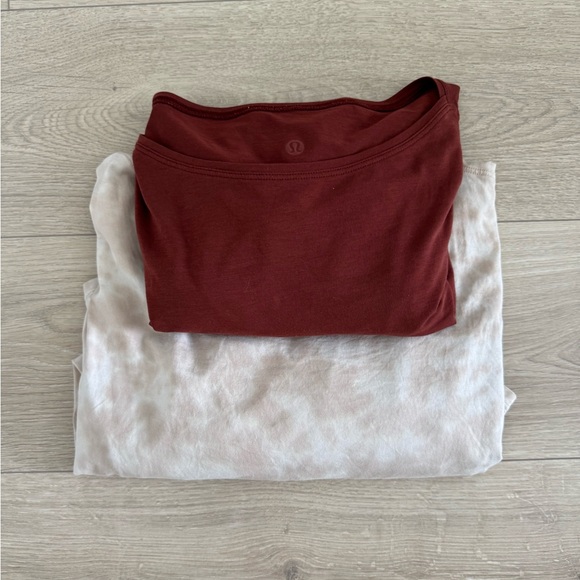 Set of 2 Lululemon Back in Action Long Sleeves - Picture 5 of 5